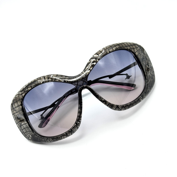 Vivienne Westwood Sunglasses VW5127 029 Black Gray Suki Frame Gradient Lens New main image 9